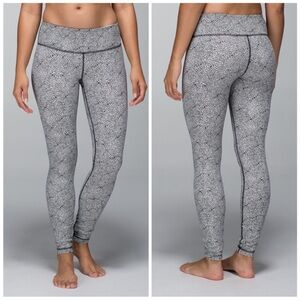 Lululemon Wunder Under Pant in Plush Petal Deep Coal Ghost Size 6